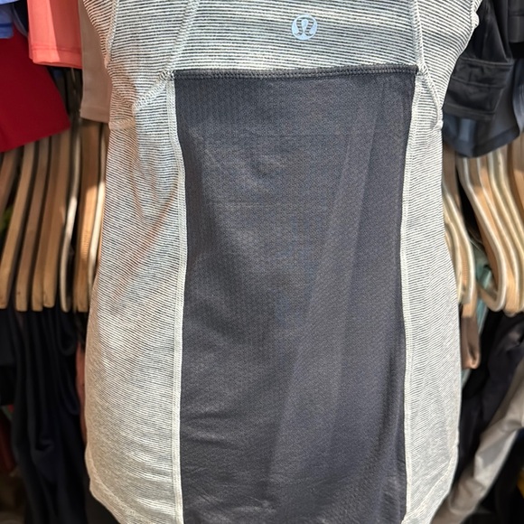 Lululemon Push Your Limits Tank in heathered fossil gray - Picture 4 of 11